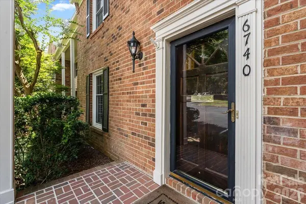 6740 Constitution LN, Charlotte, NC 28210