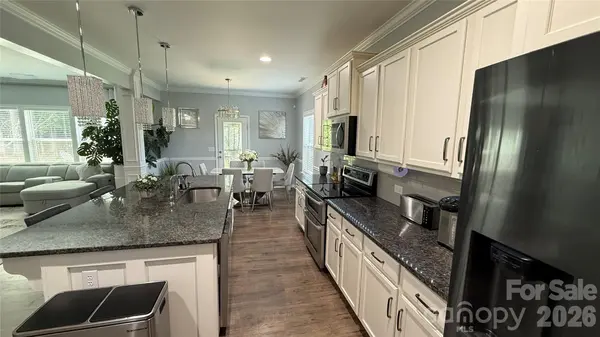 332 Wyndham Forest CIR, Midland, NC 28107
