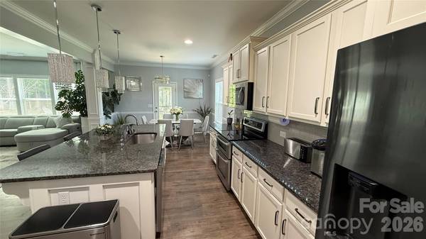 332 Wyndham Forest CIR, Midland, NC 28107