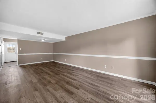 7915 Oak Meadow CT, Charlotte, NC 28210