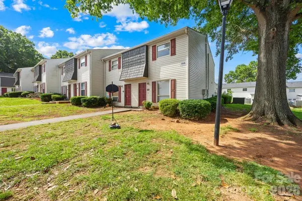 7915 Oak Meadow CT, Charlotte, NC 28210
