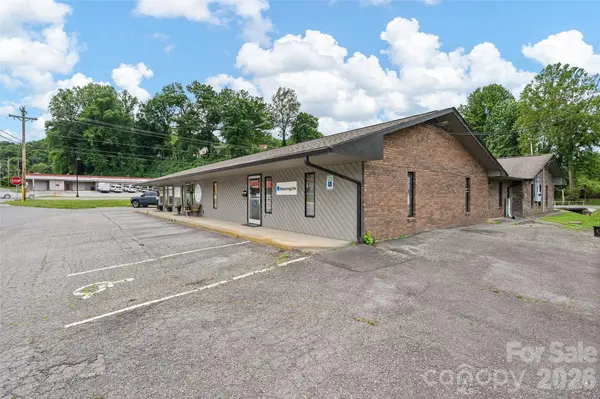 34 Maple ST, Waynesville, NC 28786