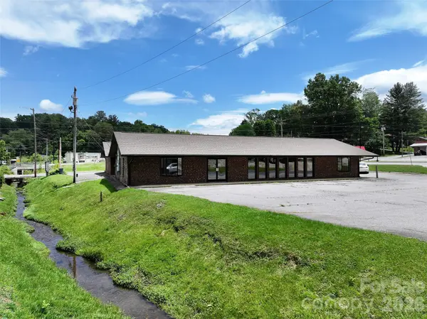34 Maple ST, Waynesville, NC 28786