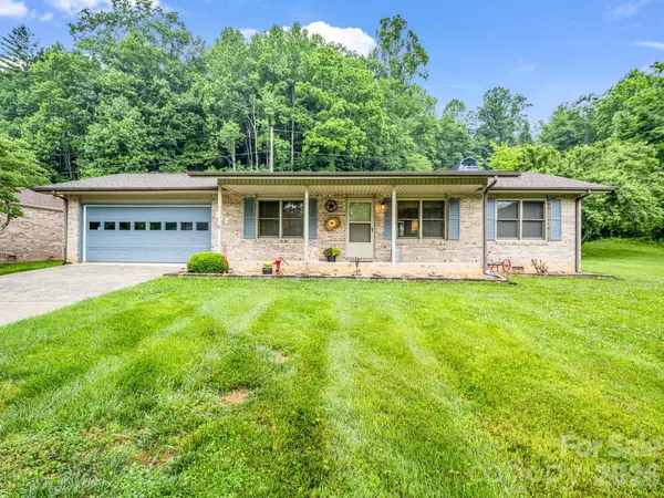 182 Resada DR, Brevard, NC 28712
