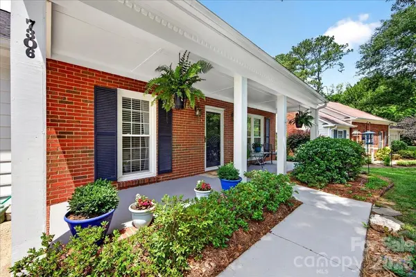 7306 Carrbridge LN, Charlotte, NC 28226