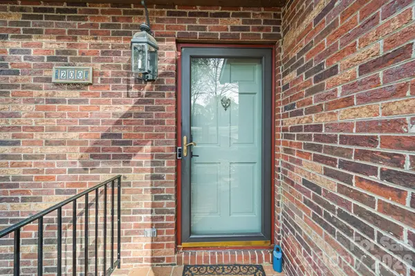 200 Maple CT, Lexington, NC 27295