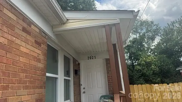 2021 Lasalle ST, Charlotte, NC 28216