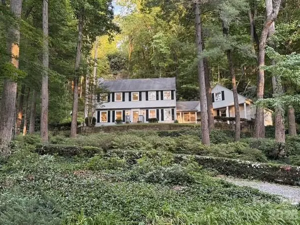 212 Estate DR, Hendersonville, NC 28739