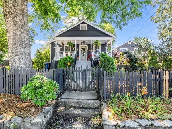 302 Davis ST, Hendersonville, NC 28739
