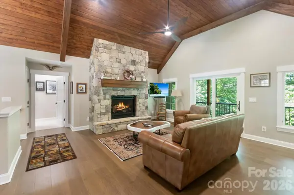 620 Camptown RD, Brevard, NC 28712