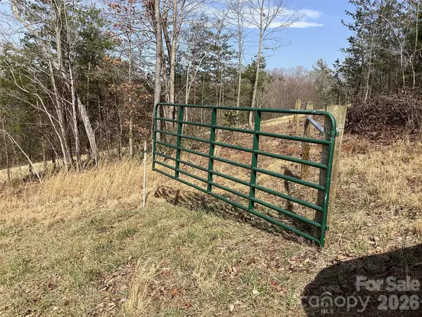 5060 Tallent Hill LN, Morganton, NC 28655