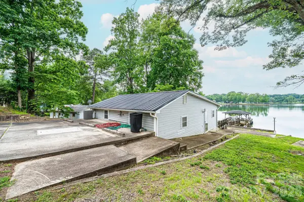 4566 Windward LN, Catawba, NC 28609