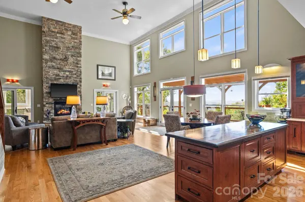 426 Eagle Ridge RD, Zirconia, NC 28790
