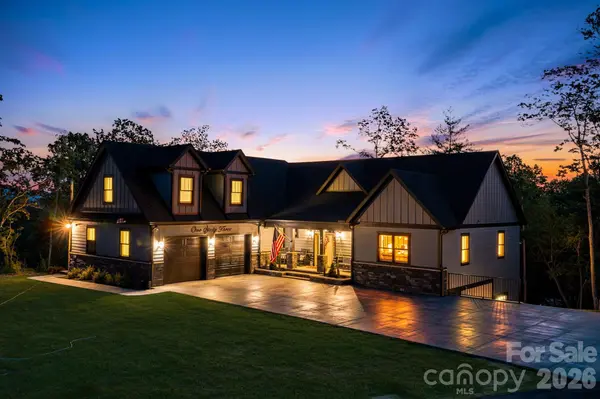 163 Northview DR, Hendersonville, NC 28791