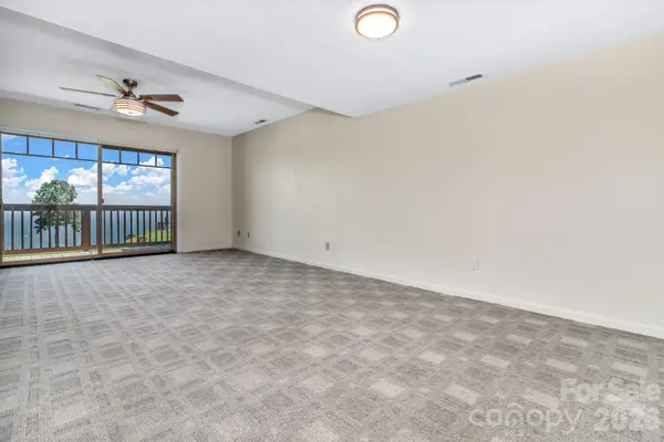 2881 White Oak Mountain RD #B-11, Columbus, NC 28722