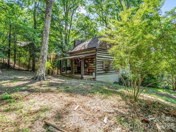 1208 Forest Lake Heights DR, Nebo, NC 28761