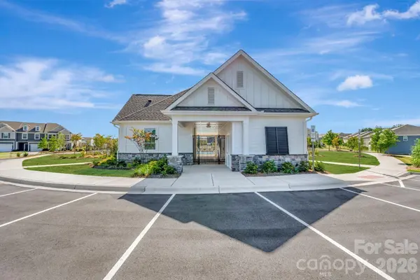 781 Kitfox DR NW, Concord, NC 28027