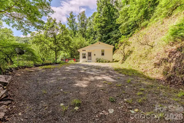 1680 Williamson RD, Whittier, NC 28789
