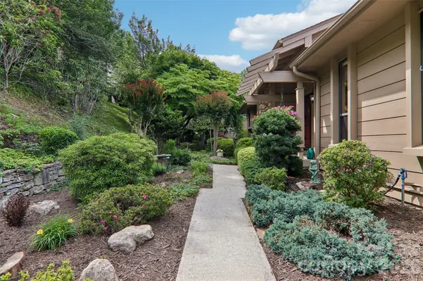 138 Woodbridge DR, Hendersonville, NC 28739