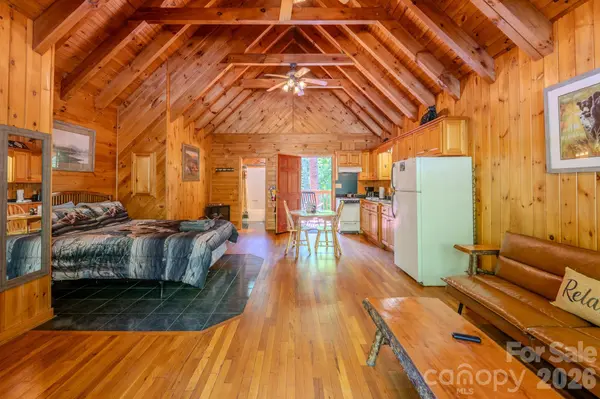 49 Creekside LOOP, Spruce Pine, NC 28777