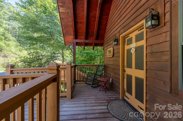 49 Creekside LOOP, Spruce Pine, NC 28777