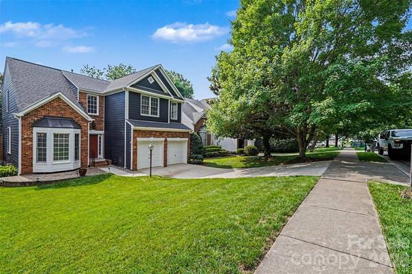 1926 Dunhill DR, Charlotte, NC 28205