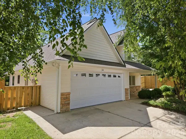 45 Beekeeper TRL, Swannanoa, NC 28778