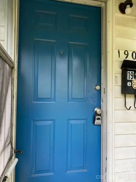 1909 Camp Greene ST, Charlotte, NC 28208