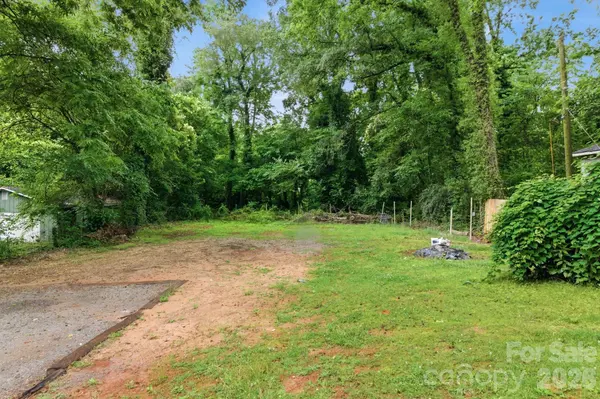 1909 Camp Greene ST, Charlotte, NC 28208