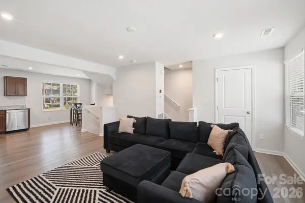 2051 Langer ST, Charlotte, NC 28214