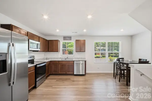 2051 Langer ST, Charlotte, NC 28214