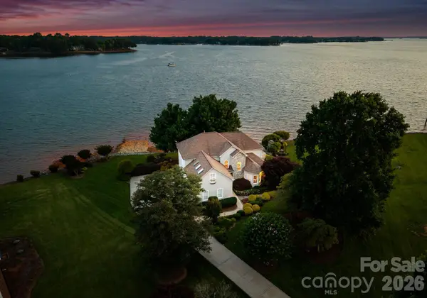 217 Westpaces RD, Mooresville, NC 28117