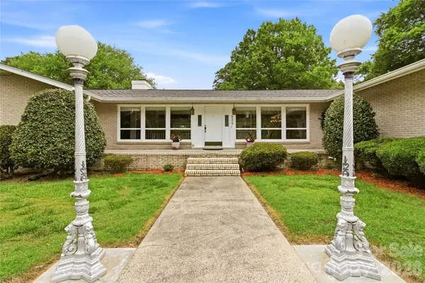 938 Sandswood DR, Gastonia, NC 28054