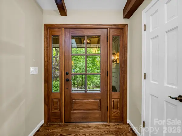 558 Middle Connestee TRL, Brevard, NC 28712