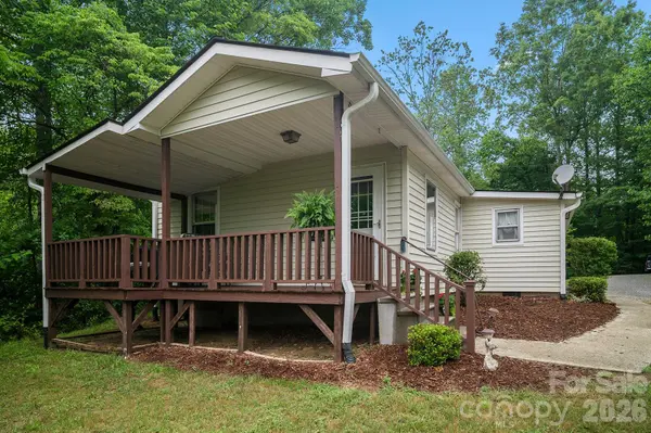 825 Gallimore RD, Flat Rock, NC 28731