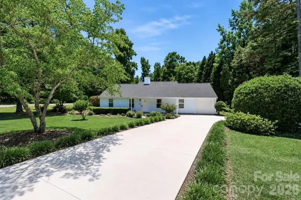 105 Lake Top LN, Statesville, NC 28677