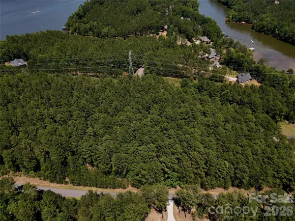 1074 W Hidden Cove LN, Connelly Springs, NC 28612