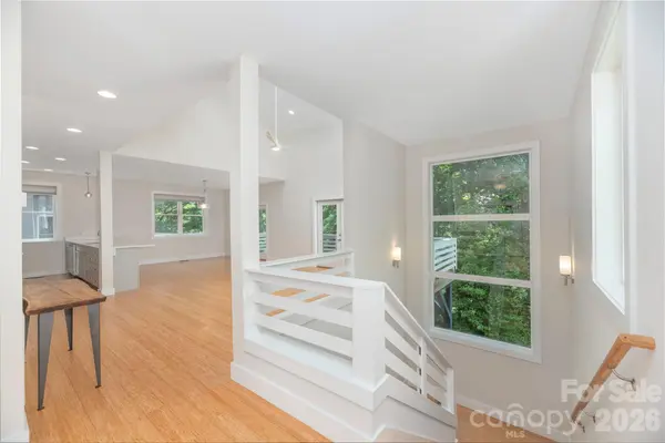39 Hubbard AVE, Asheville, NC 28806
