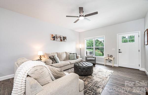 29 Central AVE, Granite Falls, NC 28630