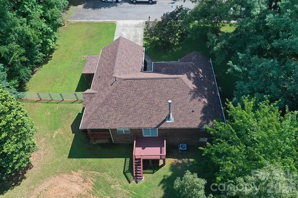 1035 E 24th ST, Newton, NC 28658