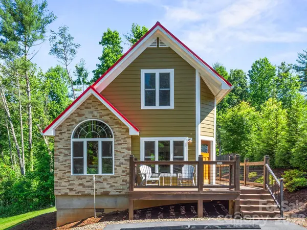 154 & 156 Dogwood DR, Weaverville, NC 28787