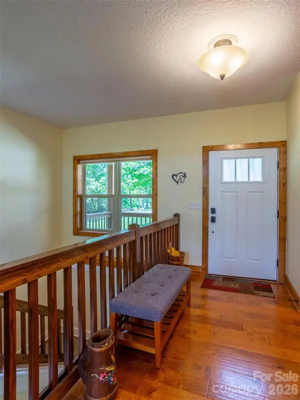 86 Crossings CIR, Fairview, NC 28730
