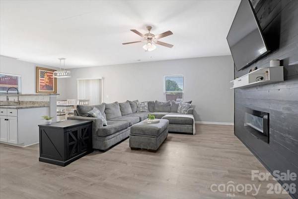 205 Churchill DR, Kings Mountain, NC 28086