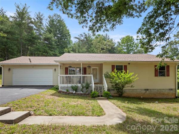 5 Harrison Hill RD, Swannanoa, NC 28778