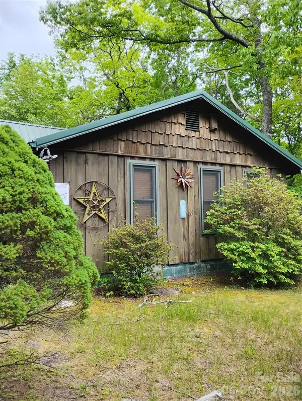 401 Shady DR, Collettsville, NC 28611