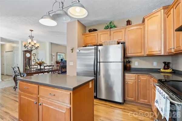 637 April PARK, Waynesville, NC 28786