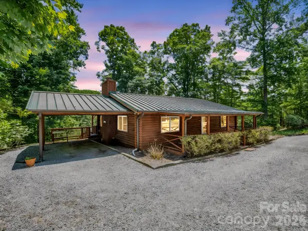 137 Amys Ridge RD, Lake Lure, NC 28746