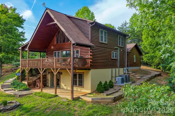 603 Laurel Lakes Pkwy, Lake Lure, NC 28746