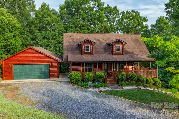 603 Laurel Lakes Pkwy, Lake Lure, NC 28746