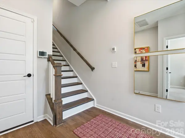 1315 Sandstar LN, Charlotte, NC 28226